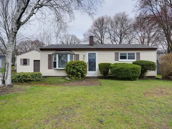 8 Dorothy Ave, Bellingham, MA 02019
