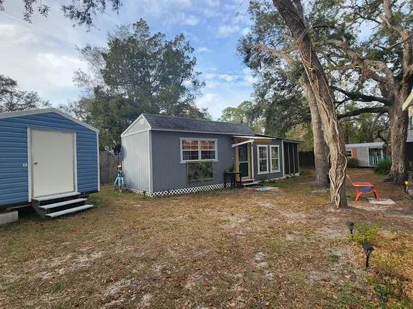 913 NE White Ln, Steinhatchee, FL 32359