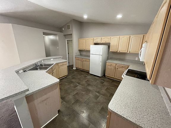4th image of 507 Hamlet Ct