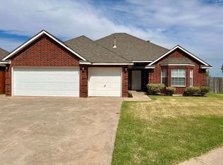 535 W Geronimo Way, Mustang, OK 73064