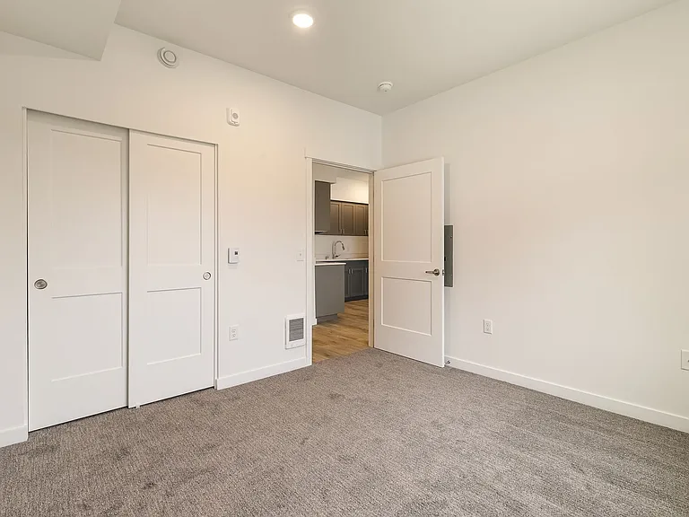 City Gate Apartments — Photo 118