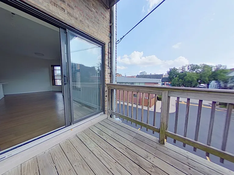 2612 Halsted — Photo 8