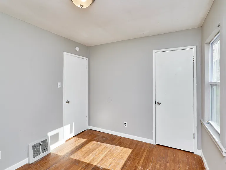446 Cameron Rd — Photo 4