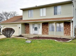 55 Borden Ct, Roselle, IL 60172