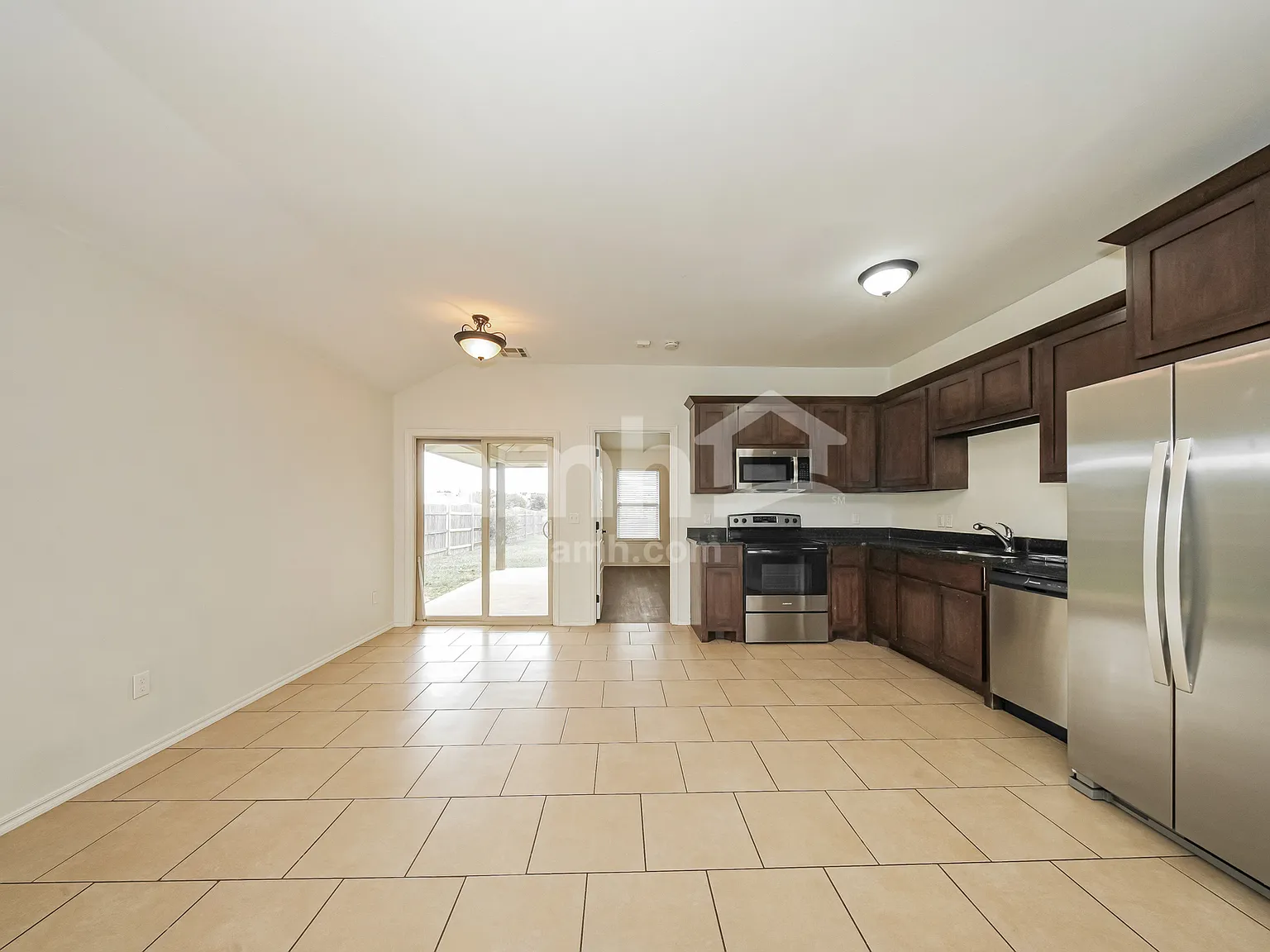 3 bed, 2.0 bath, 1400 sqft, $1,695 — Photo 4