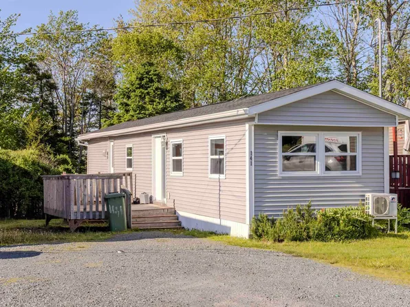 141 Hilltop Dr, Halifax, NS B4C 2P6