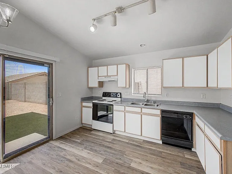 12749 W Sweetwater Ave — Photo 11