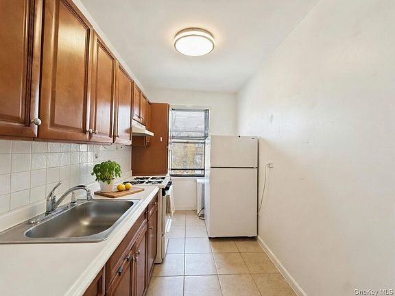 5th image of 22-08 76th Street #A3