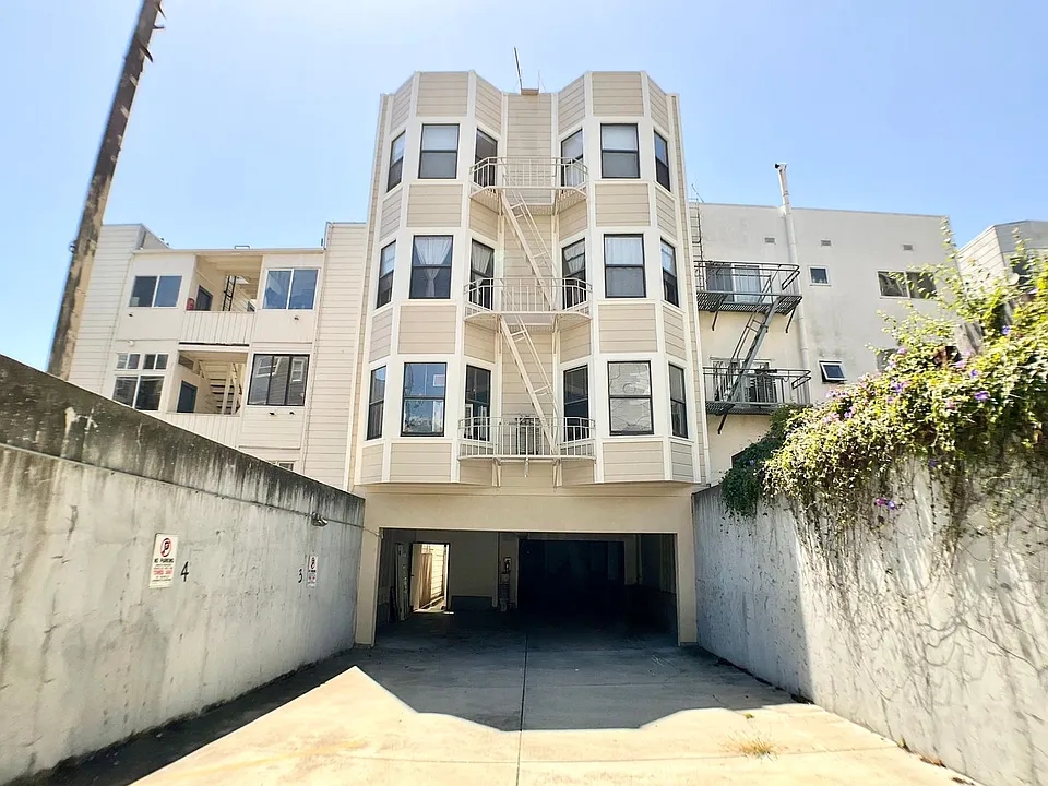 1730 Hyde St #2