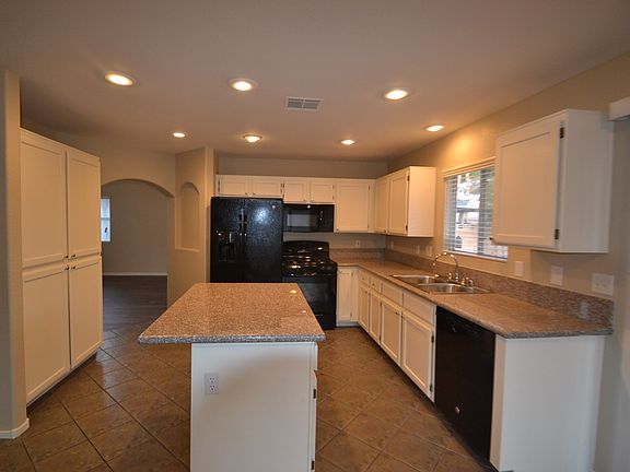 5th image of 7113 Desert Clover Ct