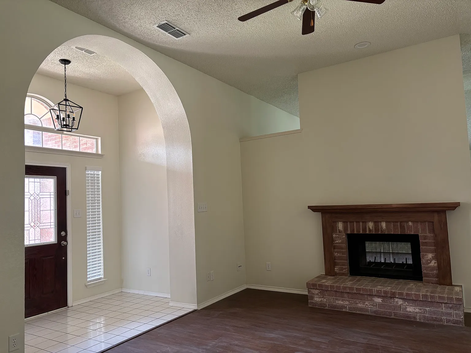 3 bed, 1732 sqft, $2,500 — Photo 4
