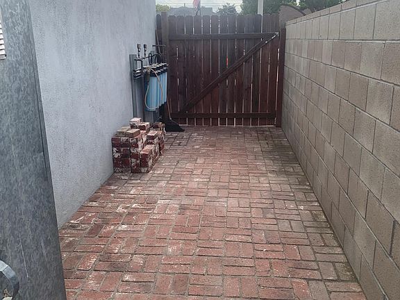 4th image of 14031 Gridley Rd