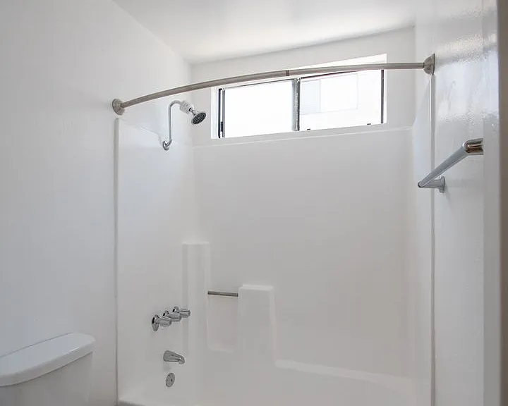 5921 Whitsett Ave — Photo 9
