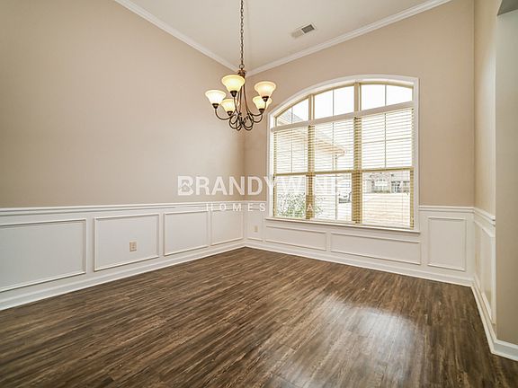 5th image of 254 Forrest Dr