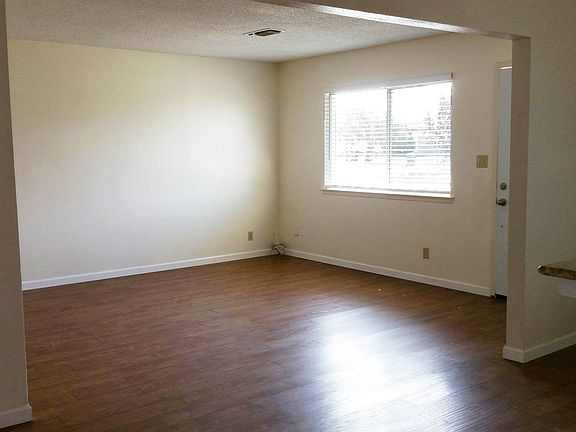3rd image of 510 E Terrace Dr