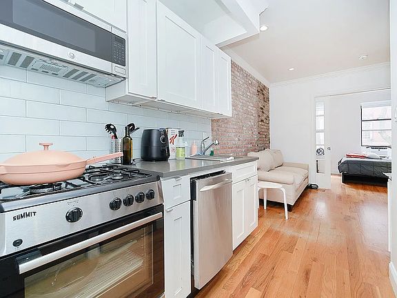 3rd image of 310 E 83rd St APT 4C