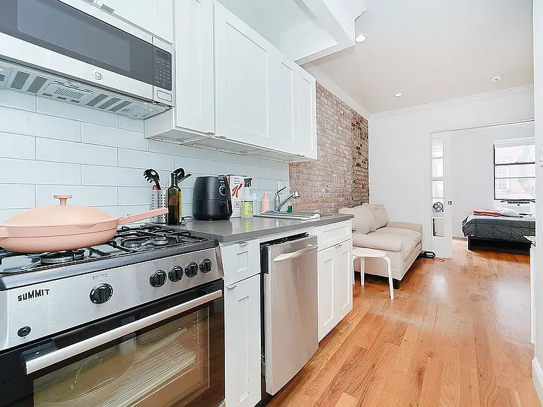 310 E 83rd St #4C — Photo 3