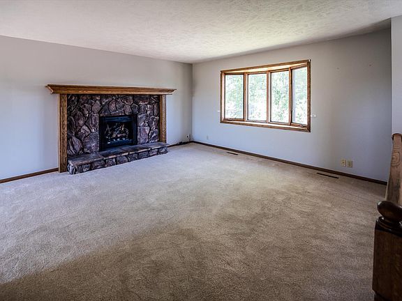 4th image of 201 Hillsdale Dr