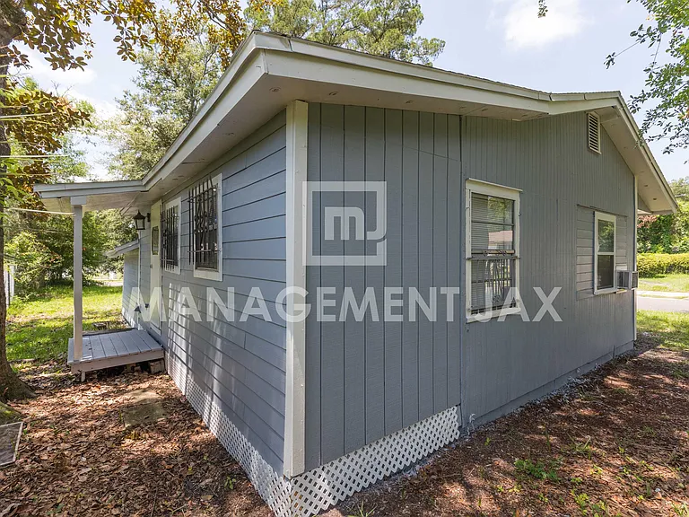 1458 Royal Court Ln — Photo 17