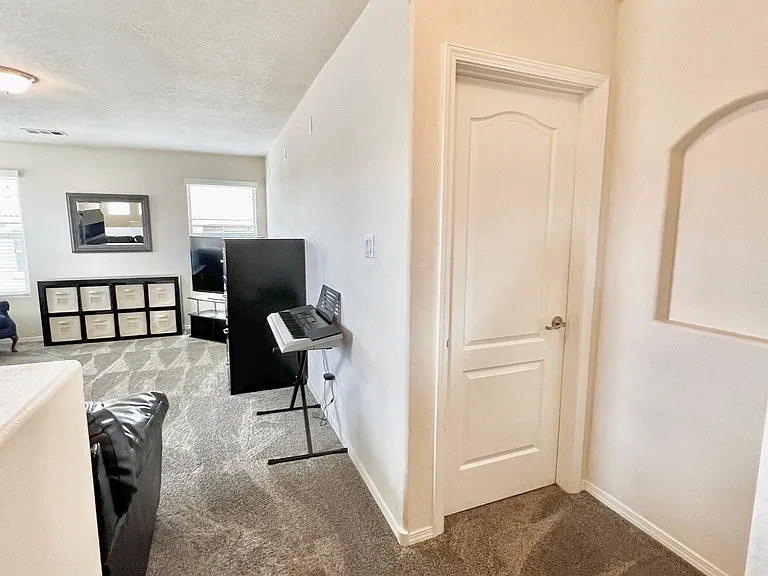 10919 Fort Point Ln NE — Photo 36