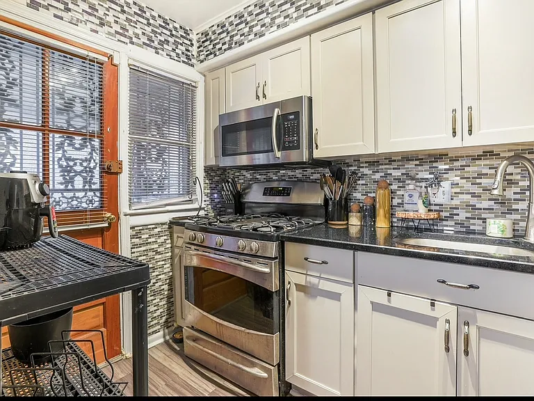229 62nd St NE — Photo 9