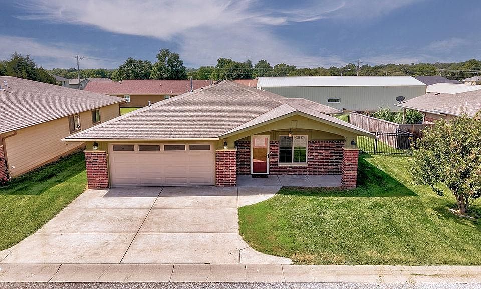 1st image of 2209 Cottonwood Ln