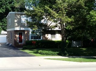 600 S 4th Ave, Libertyville, IL