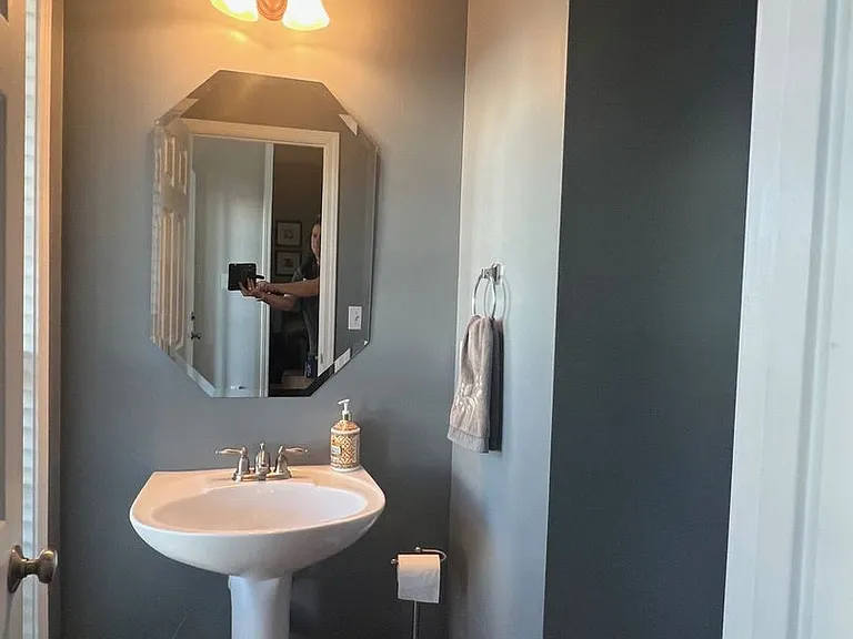 127 Tilton Dr — Photo 8