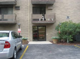 850 Des Plaines Ave APT 107, Forest Park, IL
