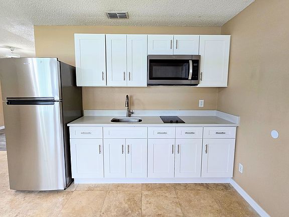 3rd image of 4412 Mesa Verde Dr #2