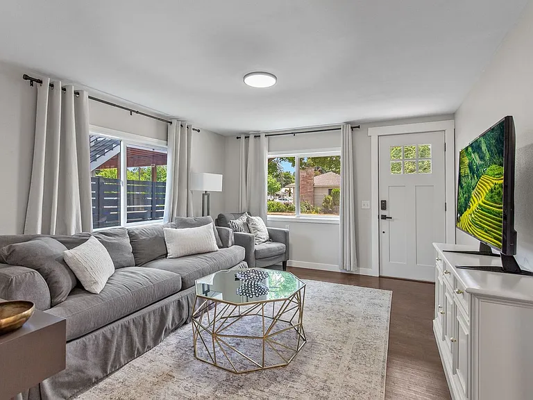 1419 E Birch Ave — Photo 4