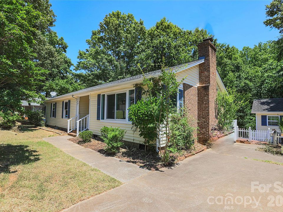 1st image of 21014 Pine Ridge Dr