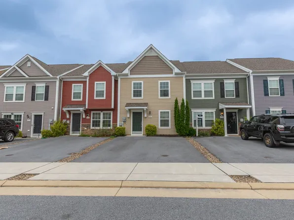 608 Thumper Dr, Ranson, WV 25438