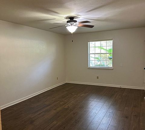 3rd image of 2122 Admiral Ct #A