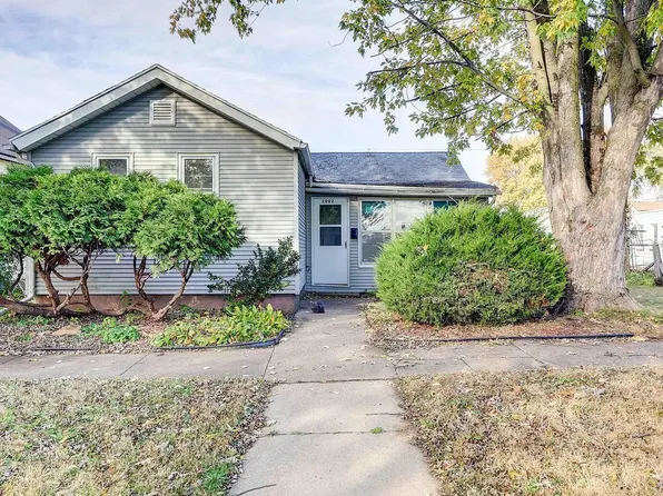 2002 Garfield St, Clinton, IA 52732