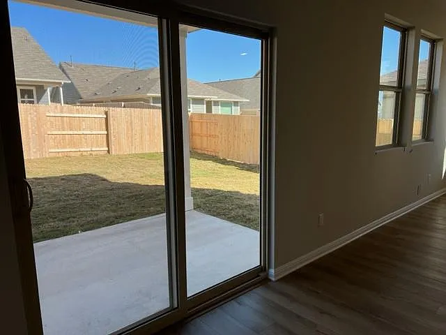 1006 Pinyon Cv — Photo 43