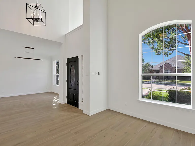 1615 Bryce Canyon Ln — Photo 3