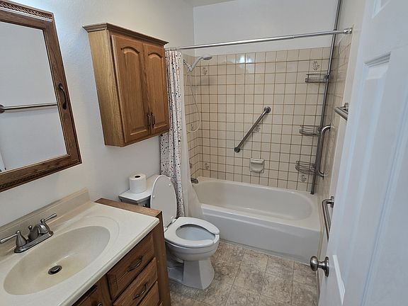 4th image of 17321 Baronoff Ave #1