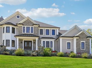 8 Boulder Trl, Walpole, MA 02081