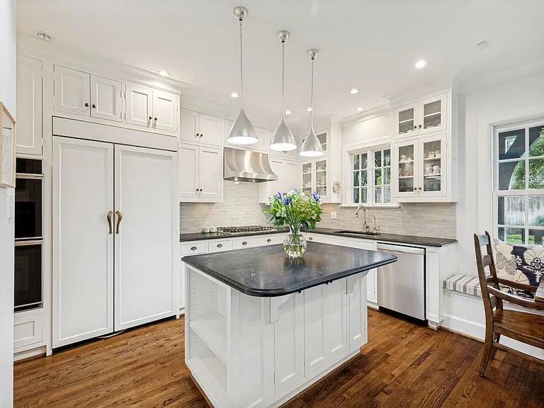 4352 Livingston Ave — Photo 8