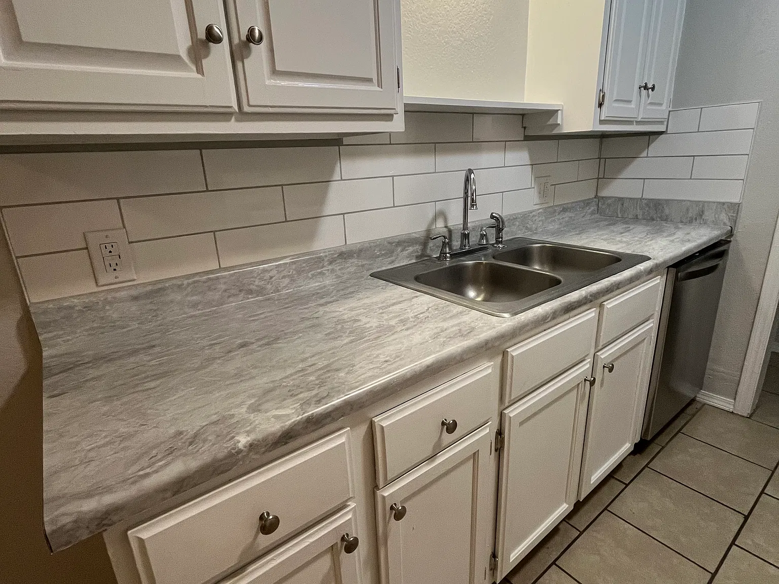 3 bed, 1000 sqft, $1,000 — Photo 3