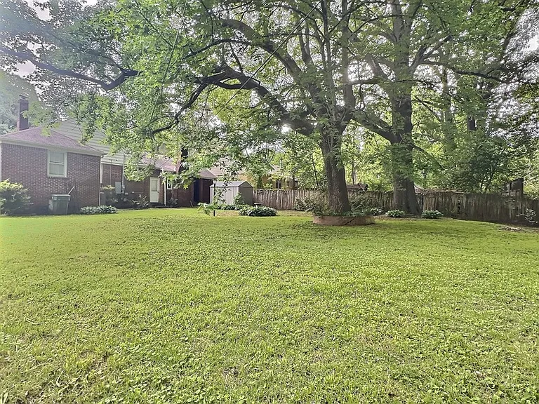 3766 Friar Tuck Rd — Photo 17