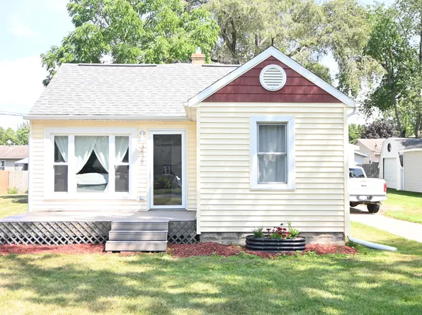 4838 Grand St, Norton Shores, MI 49441