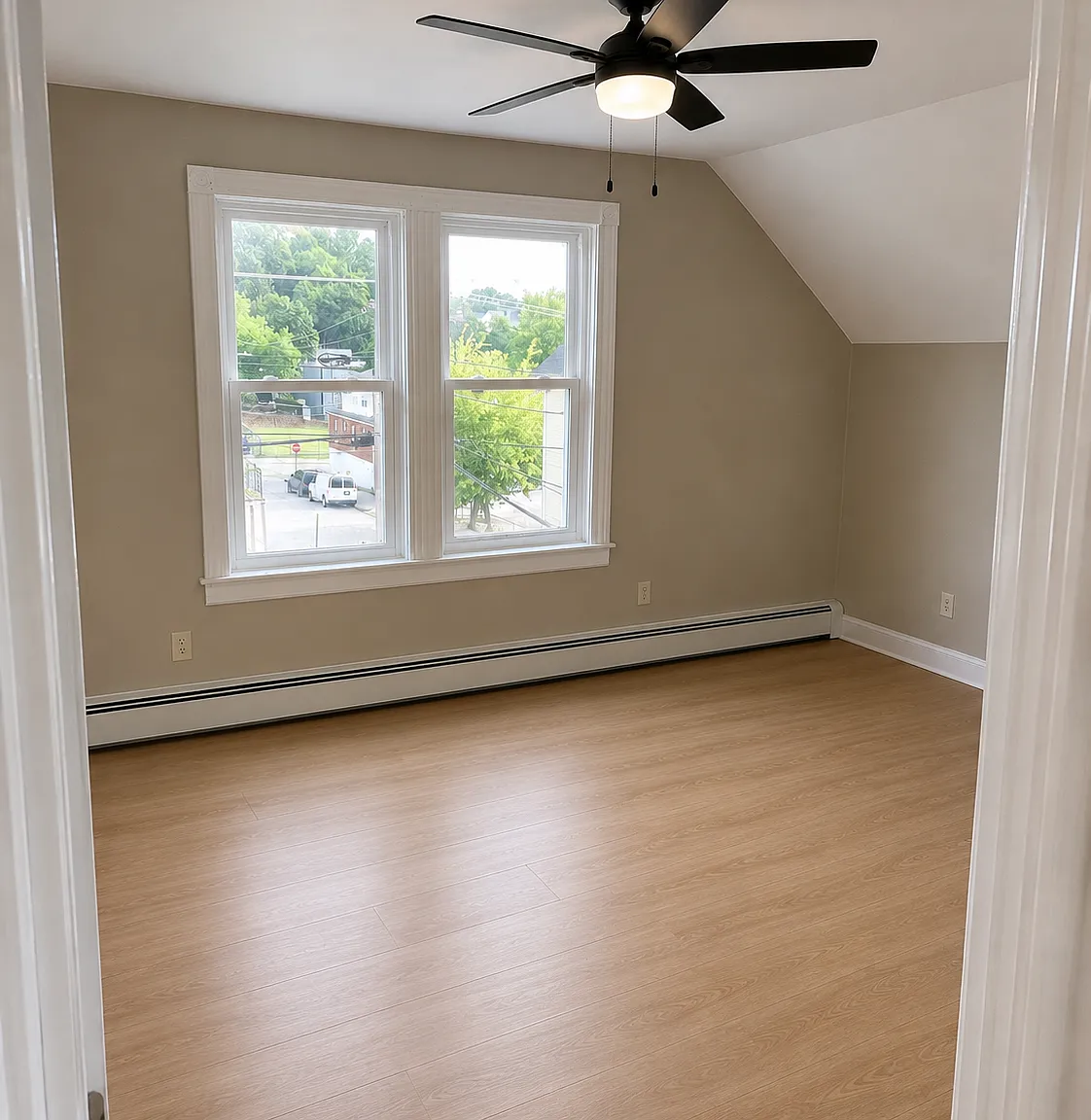 4 bed, 1200 sqft, $2,500 — Photo 4