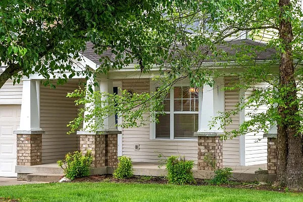 102 Wagon Ct — Photo 3