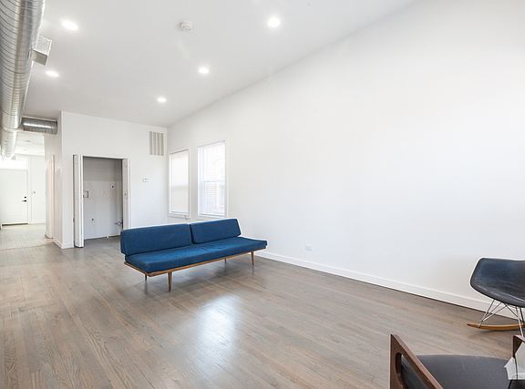 2nd image of 867 N Richmond St #2