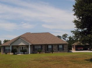 54 Ridgeway Dr, Picayune, MS 39466