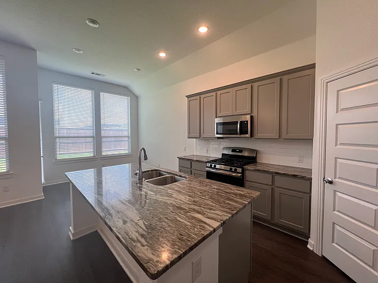 1120 Sheldon Dr — Photo 23