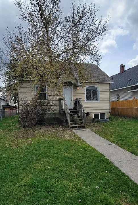 1208 E North Ave