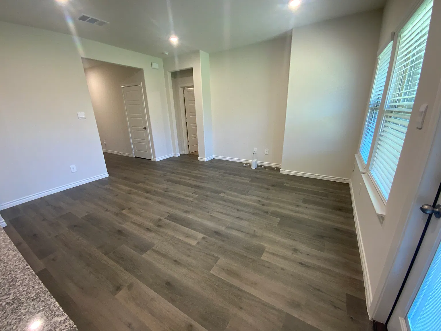 3 bed, 1266 sqft, $1,900 — Photo 3